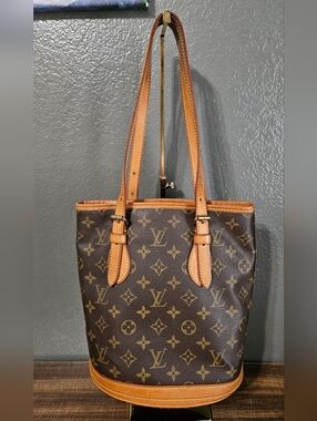 ❌️❌️SOLD❌️❌️Authentic Louis Vuitton Bucket PM Monogram Canvas Shoulder Bag
